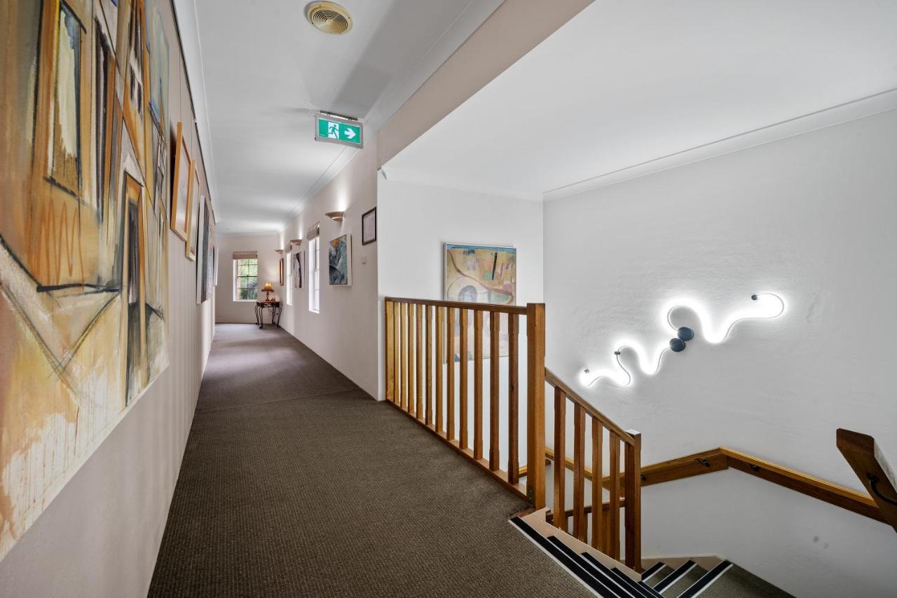Oasis Inn Ulladulla - Welcoming Guests 18 Years And Older ภายนอก รูปภาพ