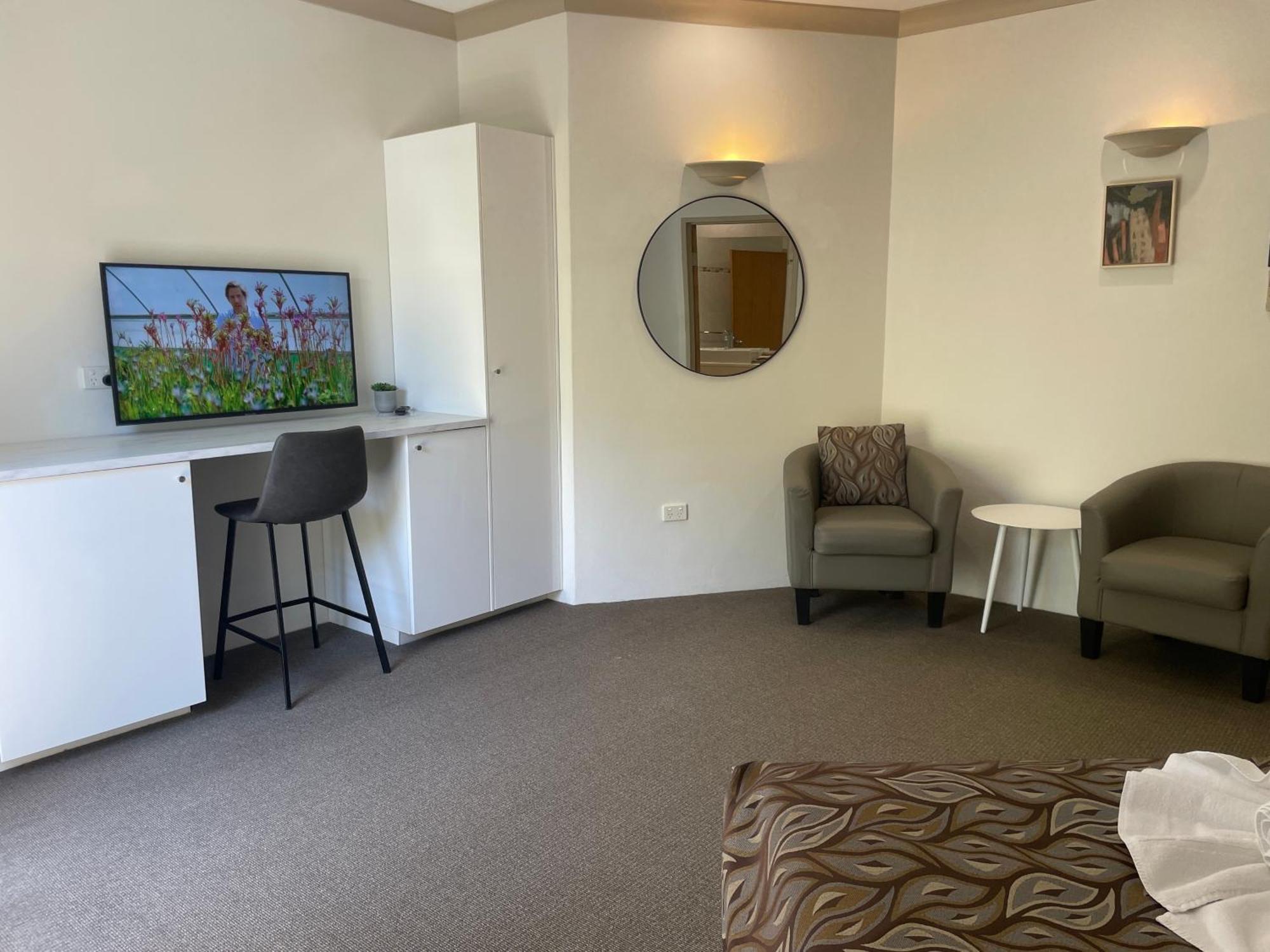 Oasis Inn Ulladulla - Welcoming Guests 18 Years And Older ภายนอก รูปภาพ