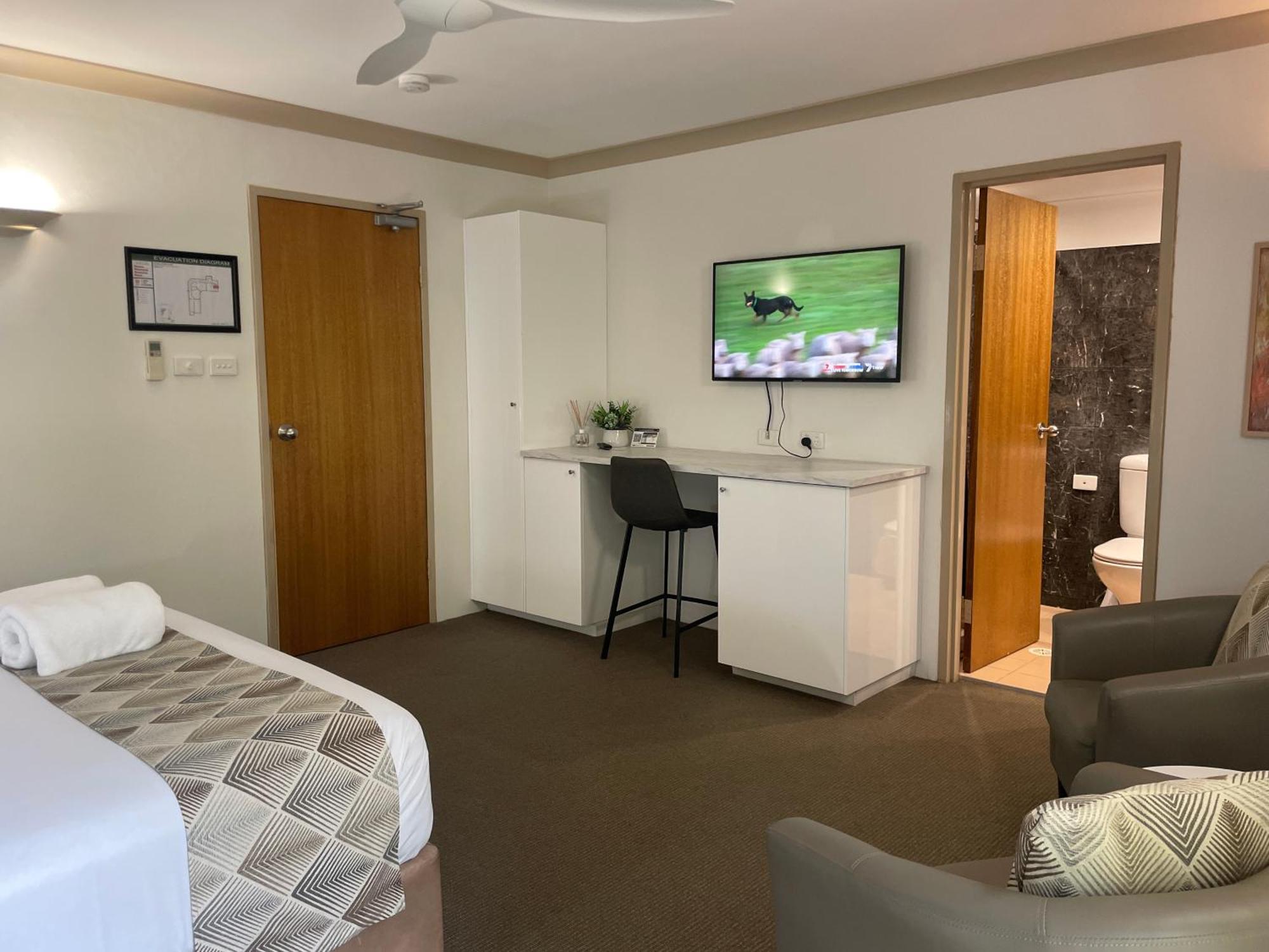 Oasis Inn Ulladulla - Welcoming Guests 18 Years And Older ภายนอก รูปภาพ
