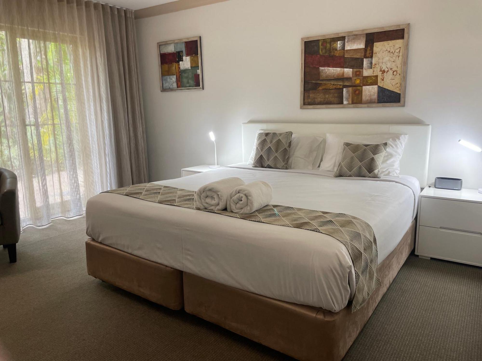 Oasis Inn Ulladulla - Welcoming Guests 18 Years And Older ภายนอก รูปภาพ