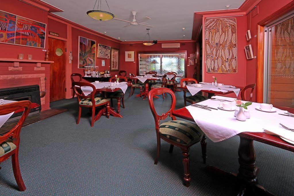 Oasis Inn Ulladulla - Welcoming Guests 18 Years And Older ภายนอก รูปภาพ