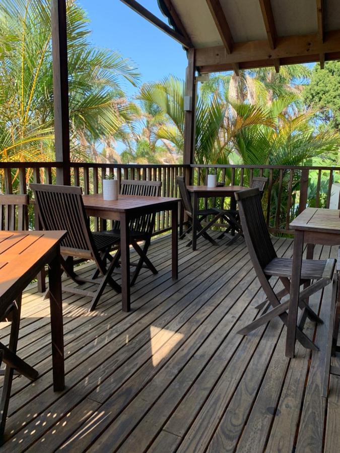 Oasis Inn Ulladulla - Welcoming Guests 18 Years And Older ภายนอก รูปภาพ